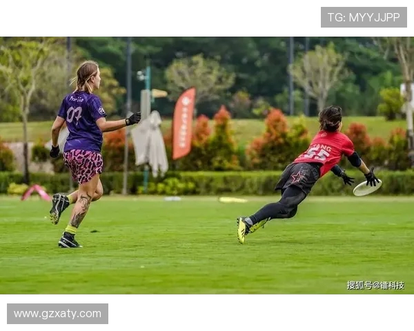 广州飞盘队在世界攀岩锦标赛中的灵活性表现引发热议与关注 广州飞盘队在世界攀岩锦标赛中的灵活性表现引发热议与关注