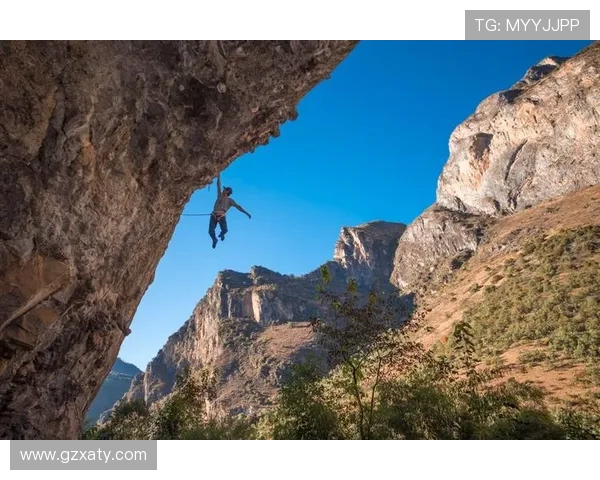 深圳攀岩队的灵活性探讨:如何在攀岩运动中提升团队协作与适应能力 深圳攀岩队的灵活性探讨:如何在攀岩运动中提升团队协作与适应能力