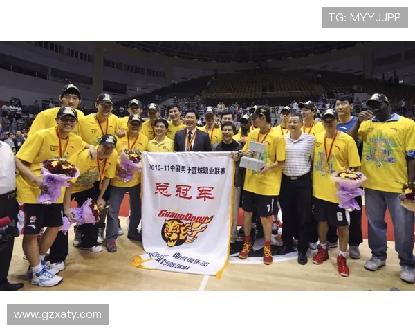 深圳羽毛球队团队协作的成功之道与实践经验分享 深圳羽毛球队团队协作的成功之道与实践经验分享