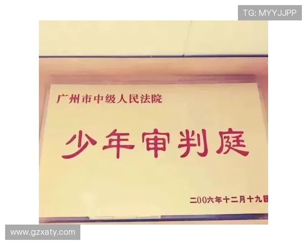 钟诚的成长之路:从平凡少年到卓越领袖的奋斗故事 钟诚的成长之路:从平凡少年到卓越领袖的奋斗故事