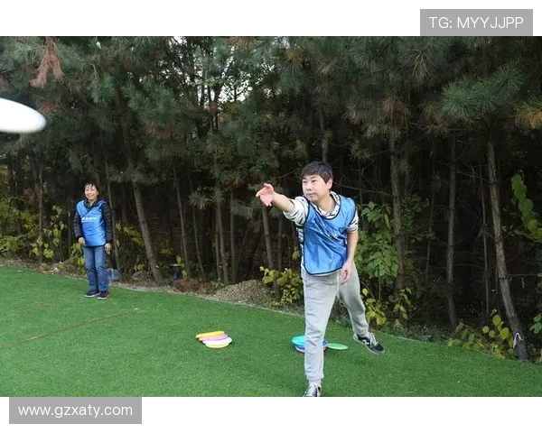 飞盘热潮席卷深圳:飞盘队如何实现速度与技巧的双重飞跃 飞盘热潮席卷深圳:飞盘队如何实现速度与技巧的双重飞跃